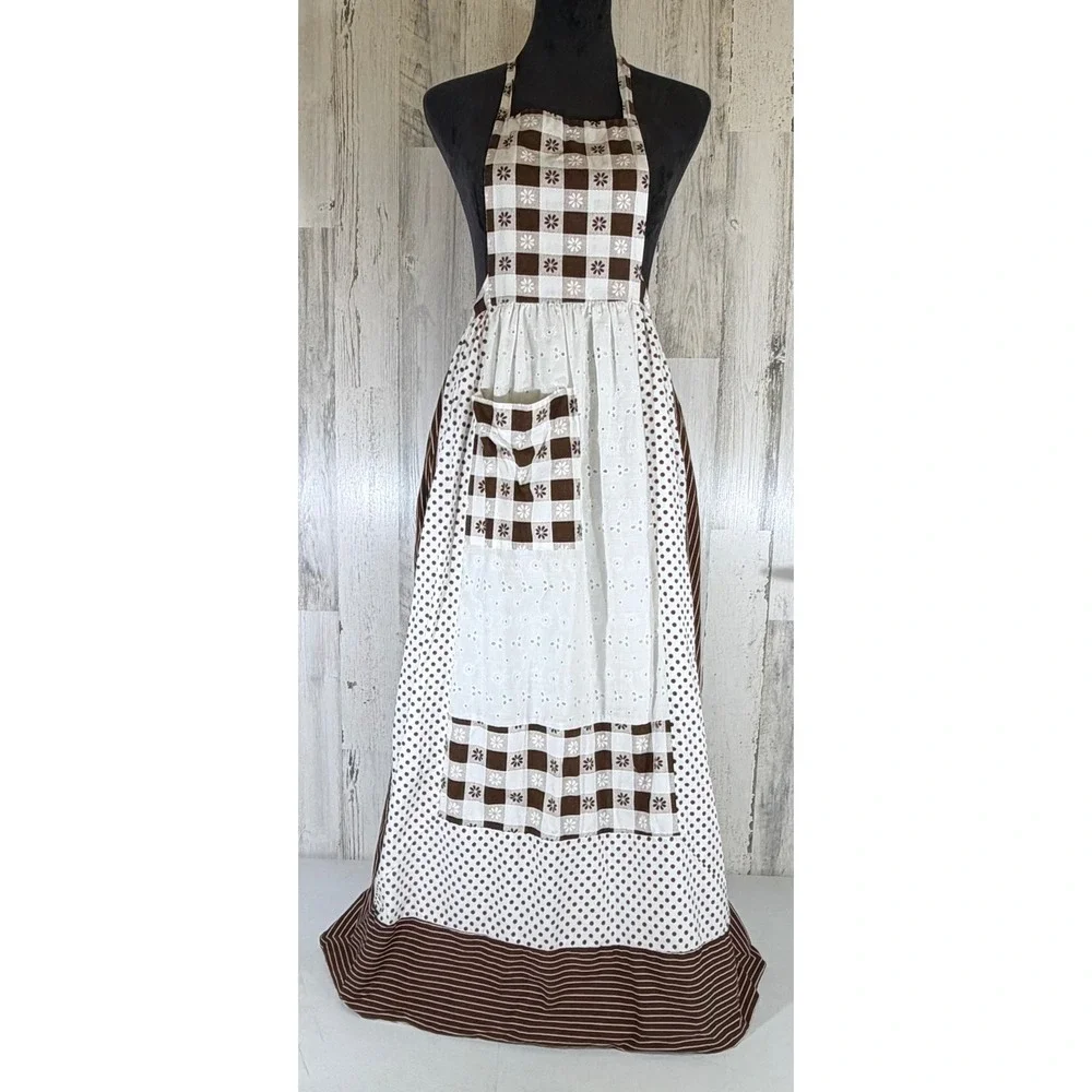 Jeralene Vintage Apron Brown White Mixed Print Cottagecore Pocket Granny READ
